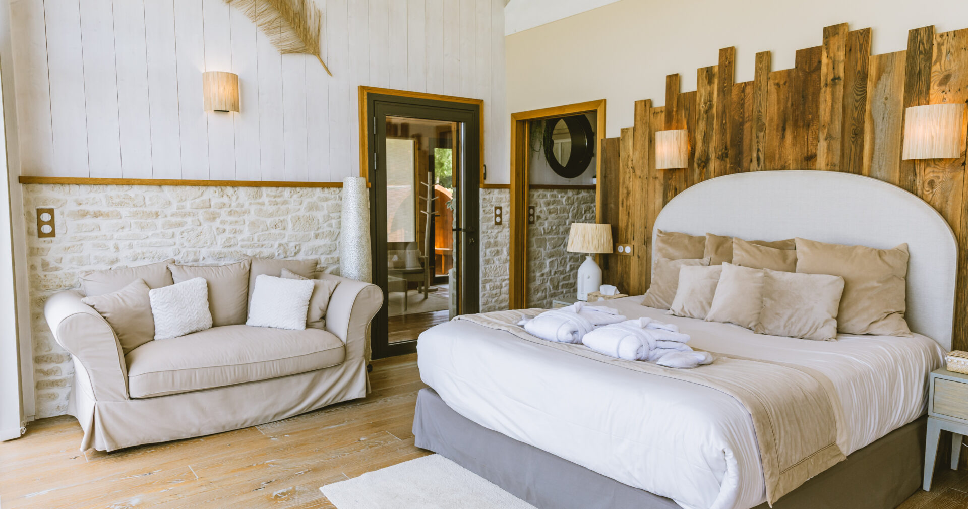 Gite et chambre d’hôte dans le Périgord (Eymet) façade en parement en pierre collection CAUSSE ORSOL